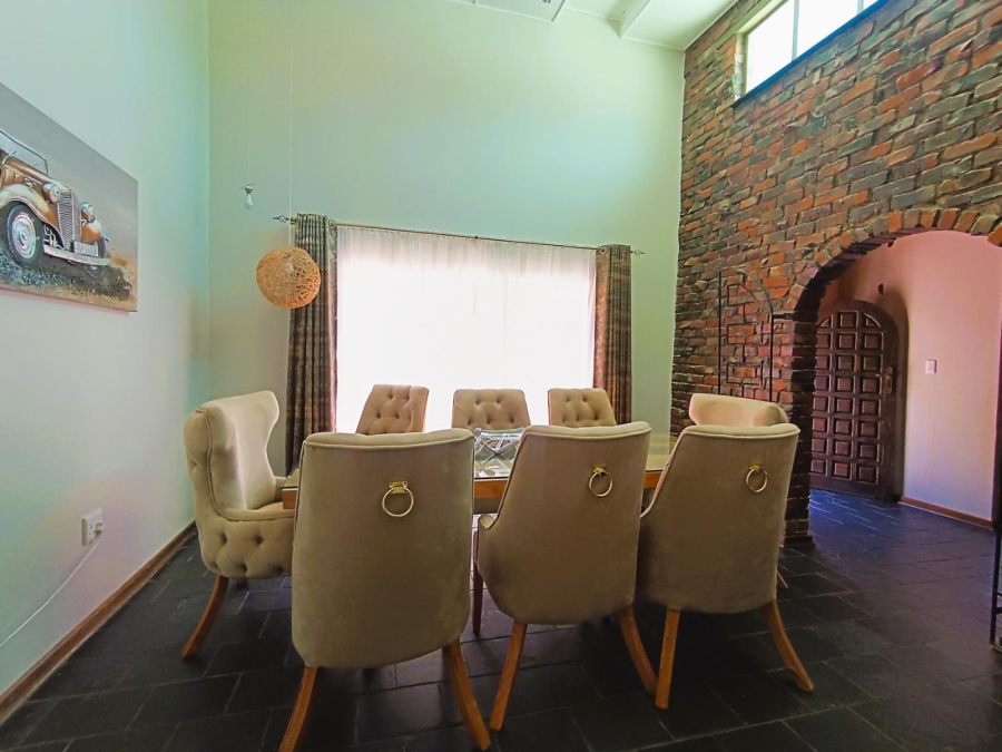 5 Bedroom Property for Sale in Fichardt Park Free State